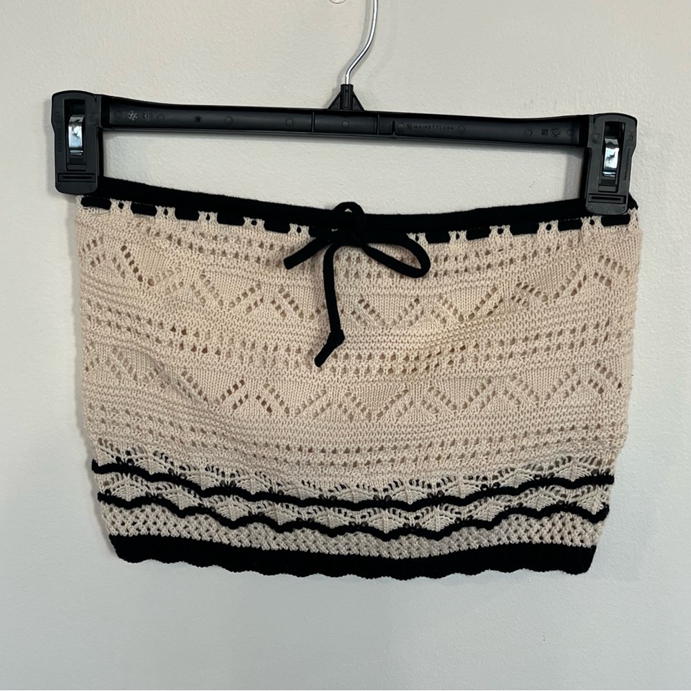 HOLLISTER Strapless Crochet Crop Tank Top Size M Adjustable Beige and Black